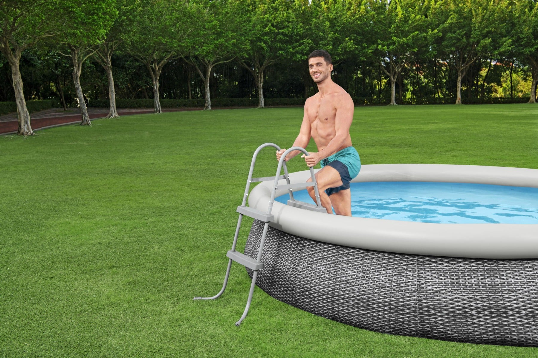 33" Pool Ladder for Above Ground Pools - Image 4
