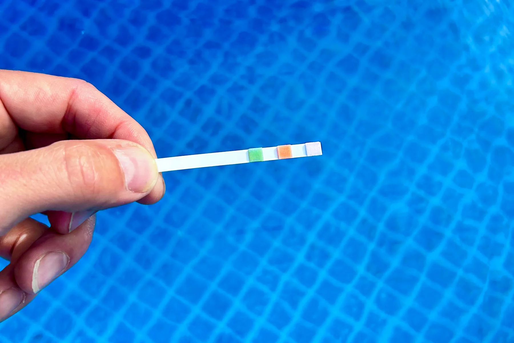 PH, Alkaline and Chlorine Dip Test Strips (25 Test Strips) - Image 7