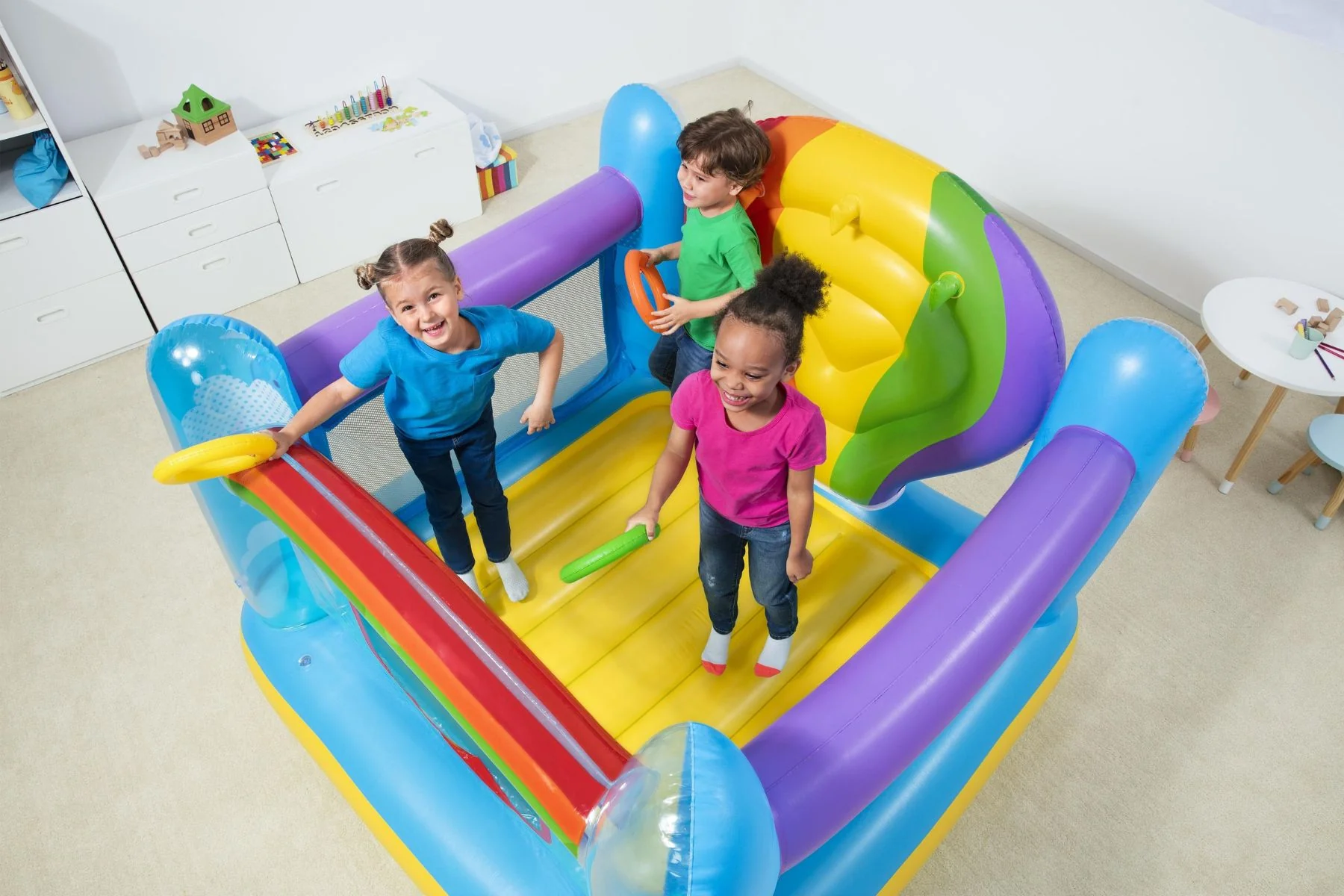 Kids Inflatable Hot Air Balloon Bouncy Castle, with Ring Toss Game - Image 4