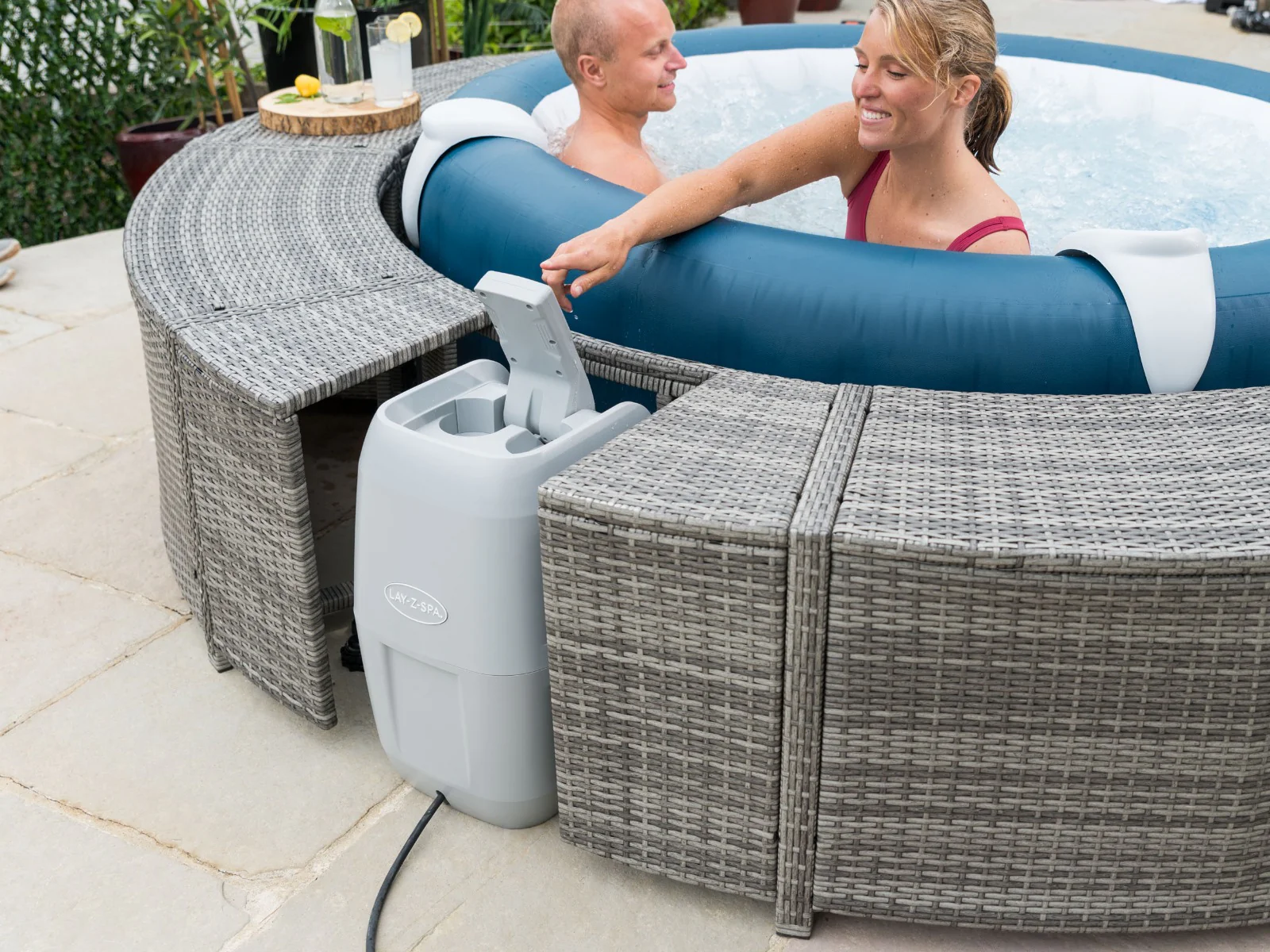 Round Rattan Hot Tub Surround 200cm Grey - Image 5