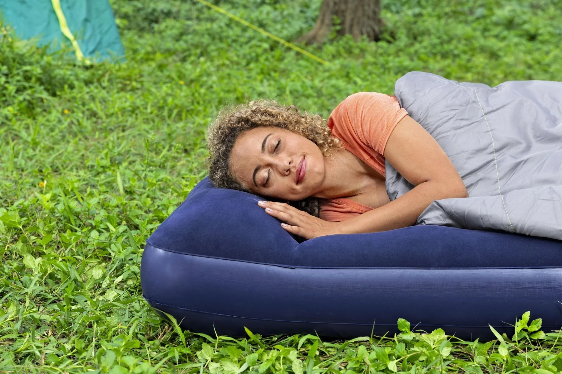 Single Flocked Airbed with Built-In Pillow - Image 7