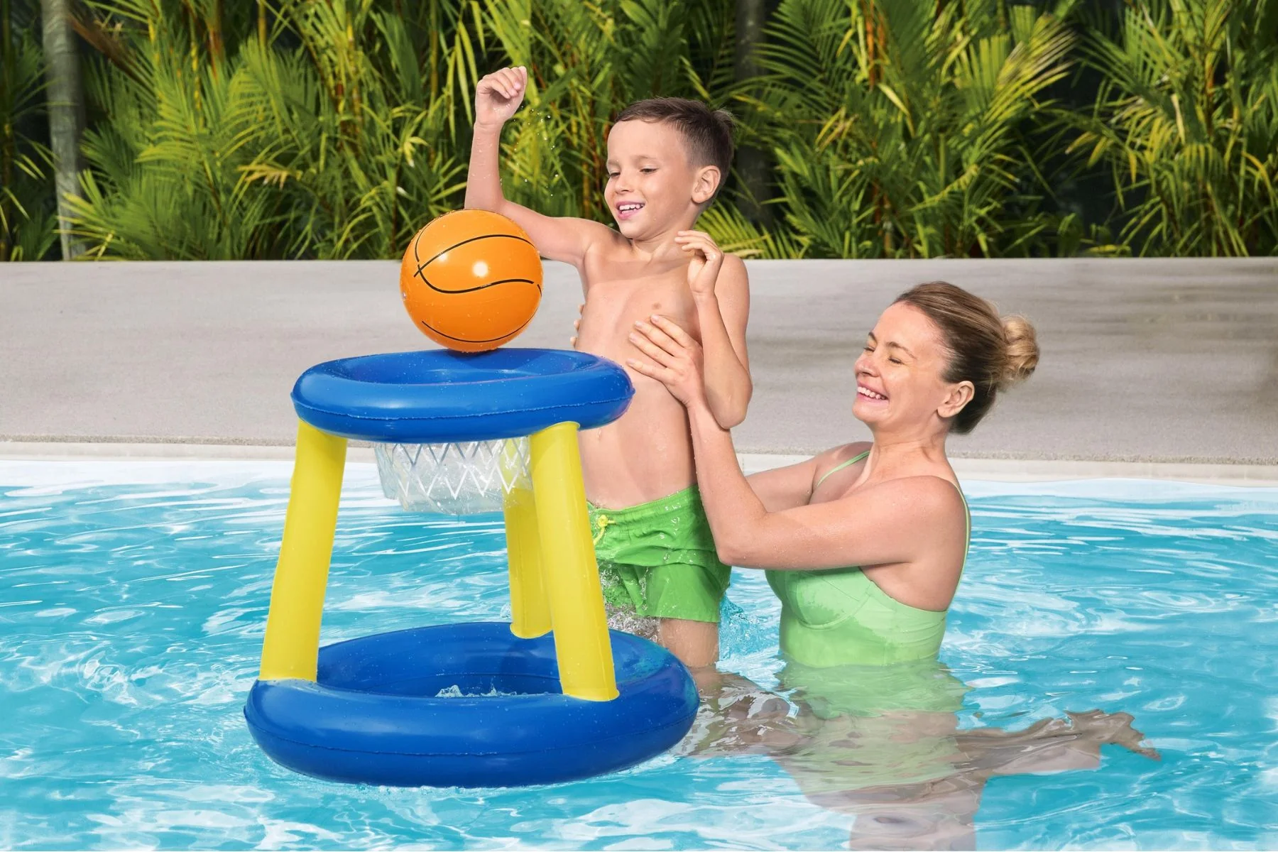 Inflatable Splash 'N Hoop Floating Basketball Pool Game Set - Image 4