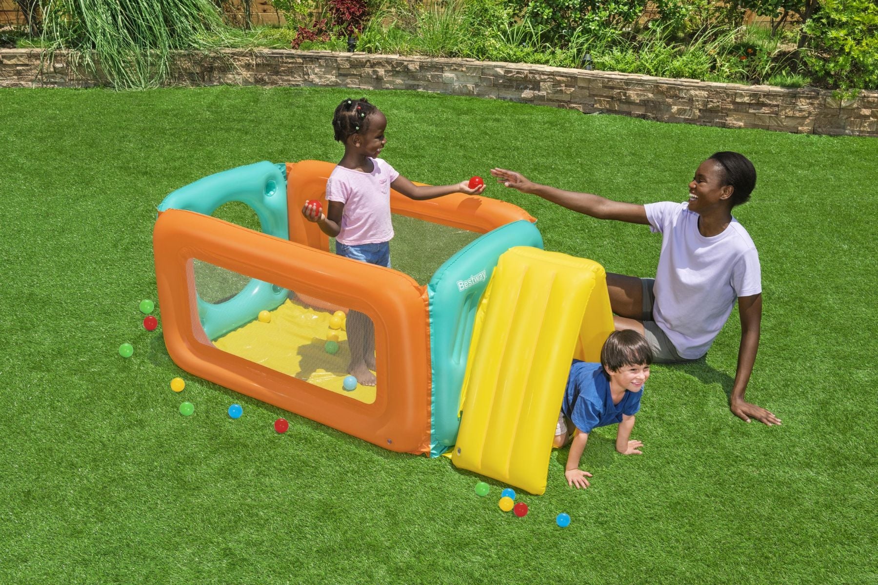 Kids Tunneltopia Inflatable Ball Pit, with 25 Balls - Image 4