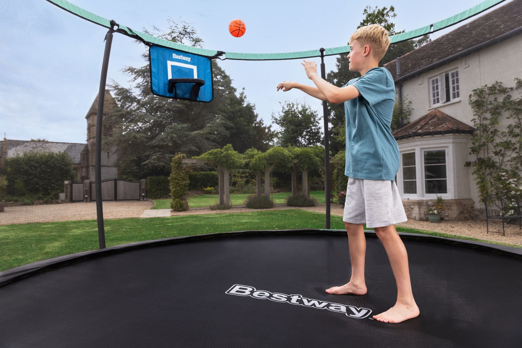 Xtreme Air Trampoline Basketball Game - Image 4
